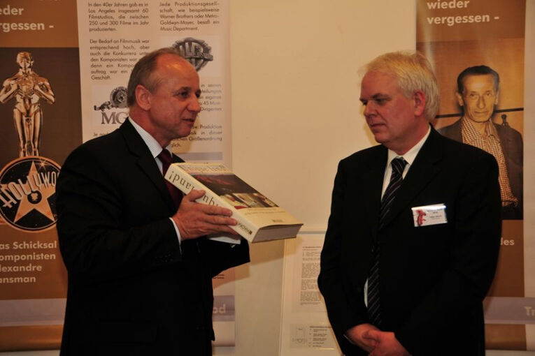 Ausstellung Alexandre Tansman 2011 | Janusz Marszalek und Volker Ahmels (re.)